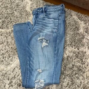 American Eagle W Holes